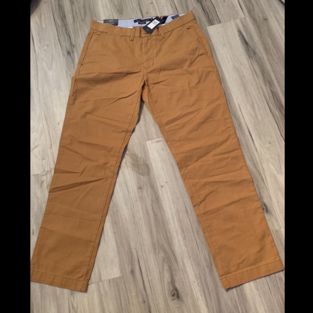 Tommy Hilfiger Khakis 32x30